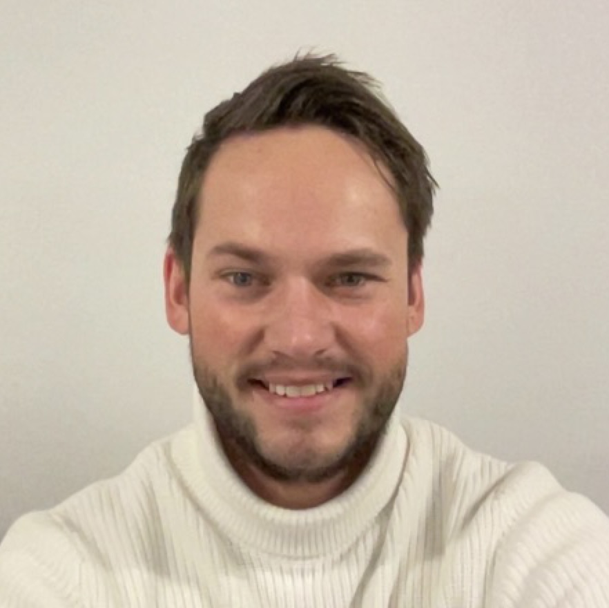 Erik Sjølund style=